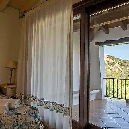 Beautiful Il Giardino Degli Oleandri One Bedroom Sleeps Two Num0856 * Порто-Черво