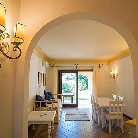 Beautiful Il Giardino Degli Oleandri One Bedroom Sleeps Two Num0856 Апартаменты Порто-Черво